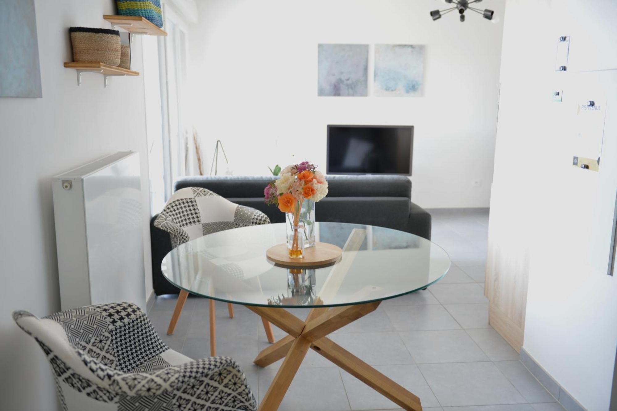 Appartement Cosy Et Confortable A Deux Pas Du Lac เอ็กเซเนเวกซ์ ภายนอก รูปภาพ